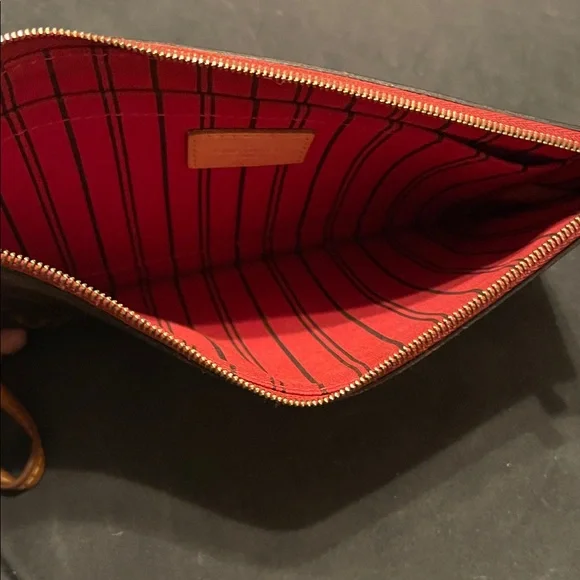 Louis Vuitton Brown Monogram Shoulder Bag - Picture 5 of 7